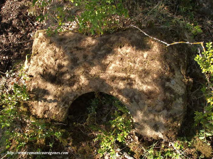 SILLAR DEL MEDIO PUNTO DEL VANO ABSIDAL